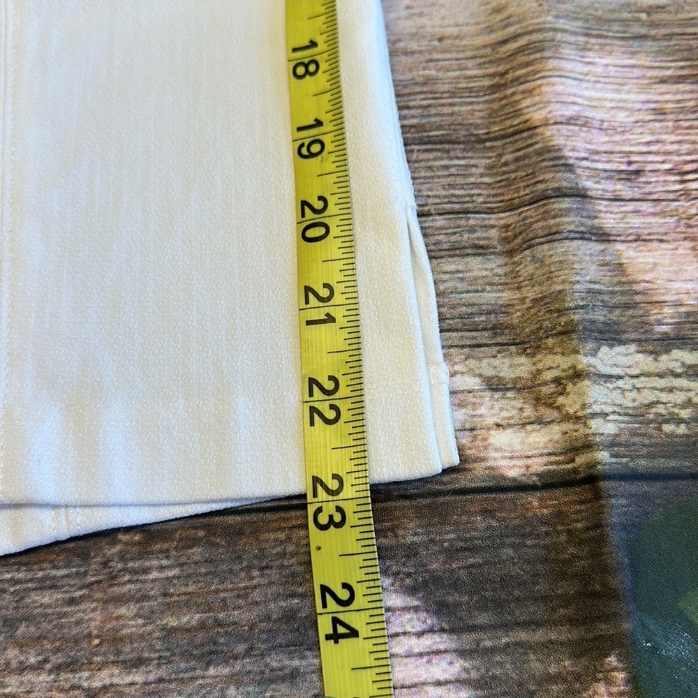 Klaveli White Bermuda Stretch to Fit Shorts • Sz 18 • NWT! - Picture 11 of 12